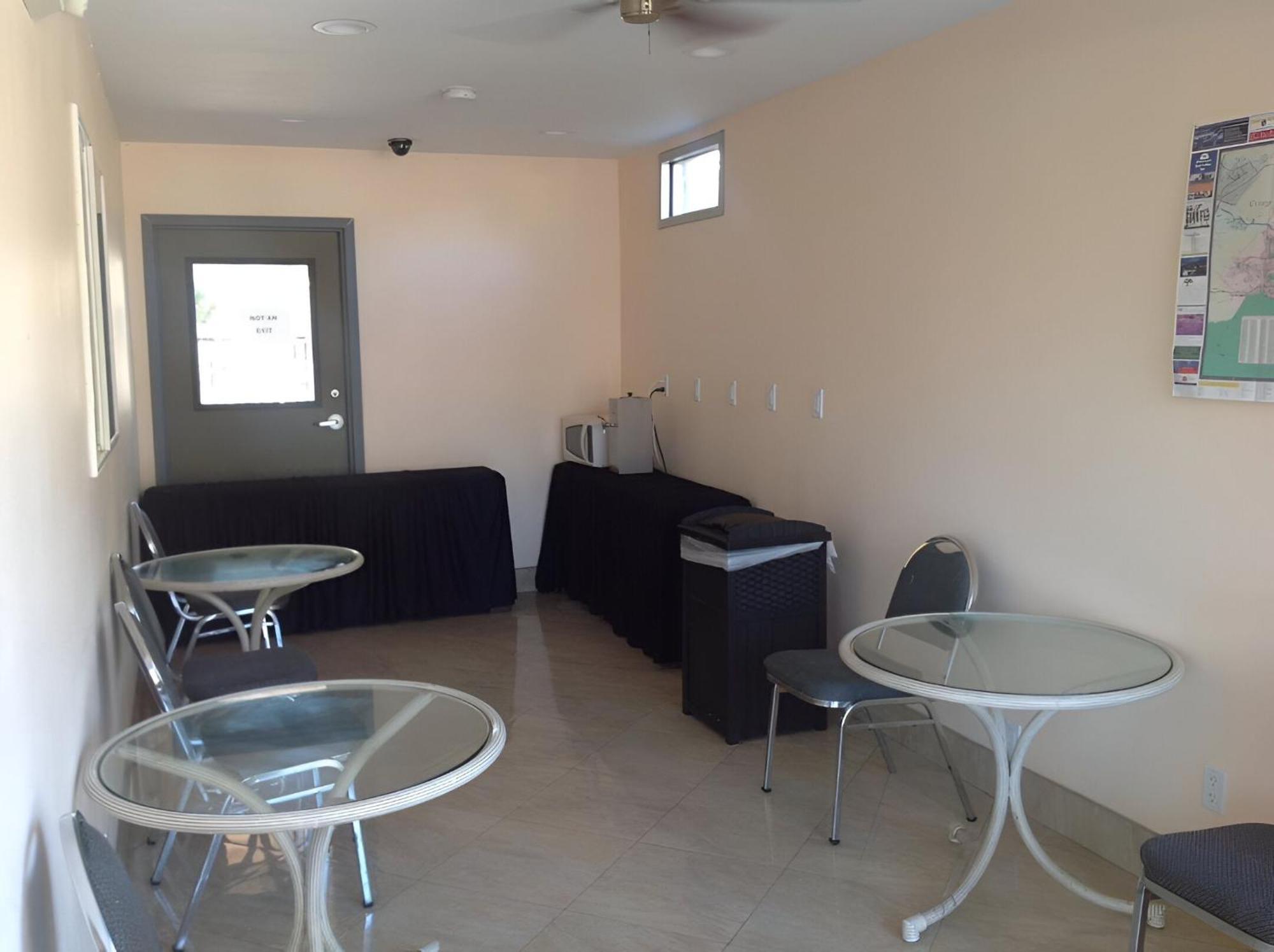 Americas Best Value Inn Таузанд-Окс Экстерьер фото
