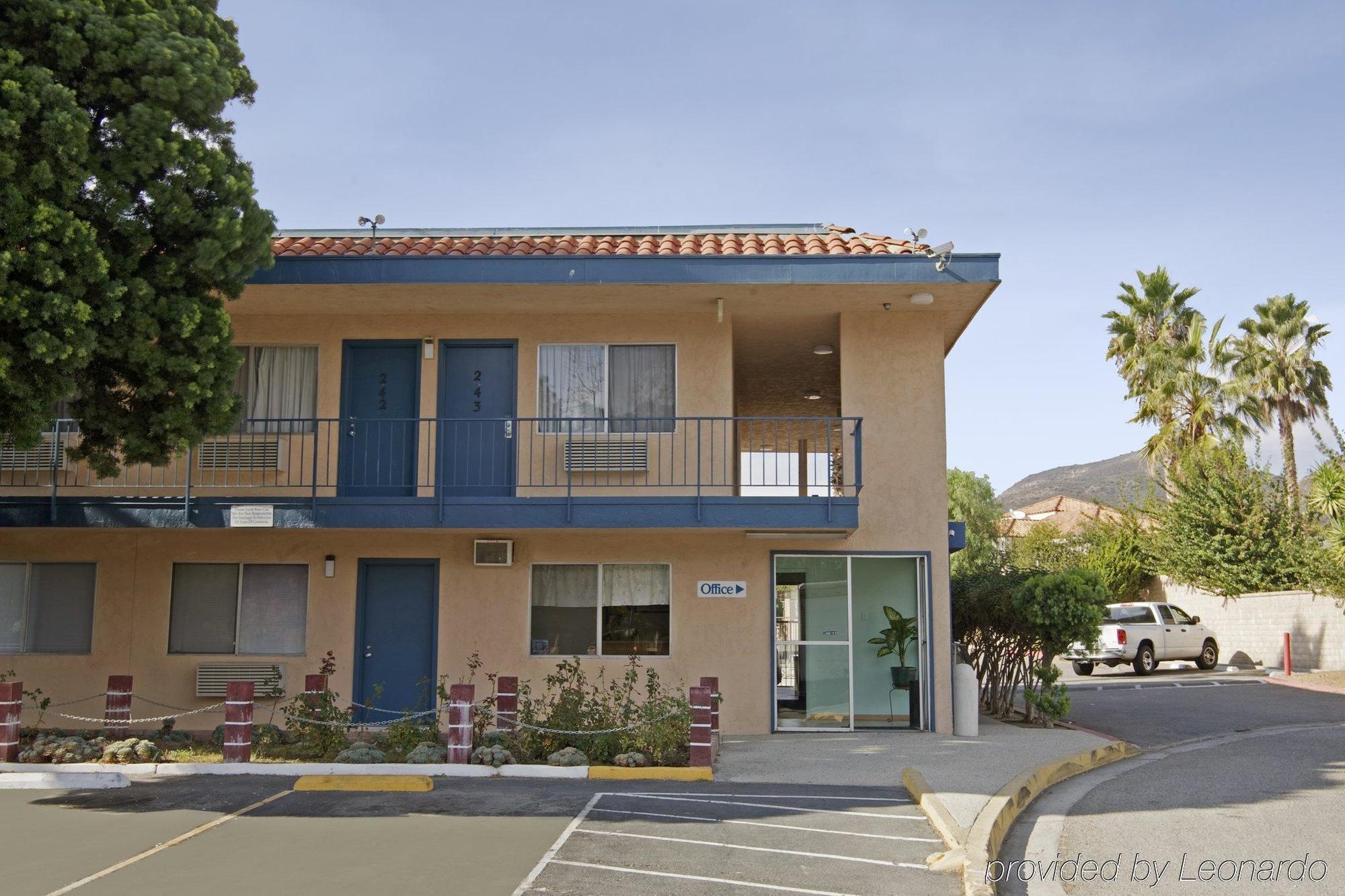 Americas Best Value Inn Таузанд-Окс Экстерьер фото