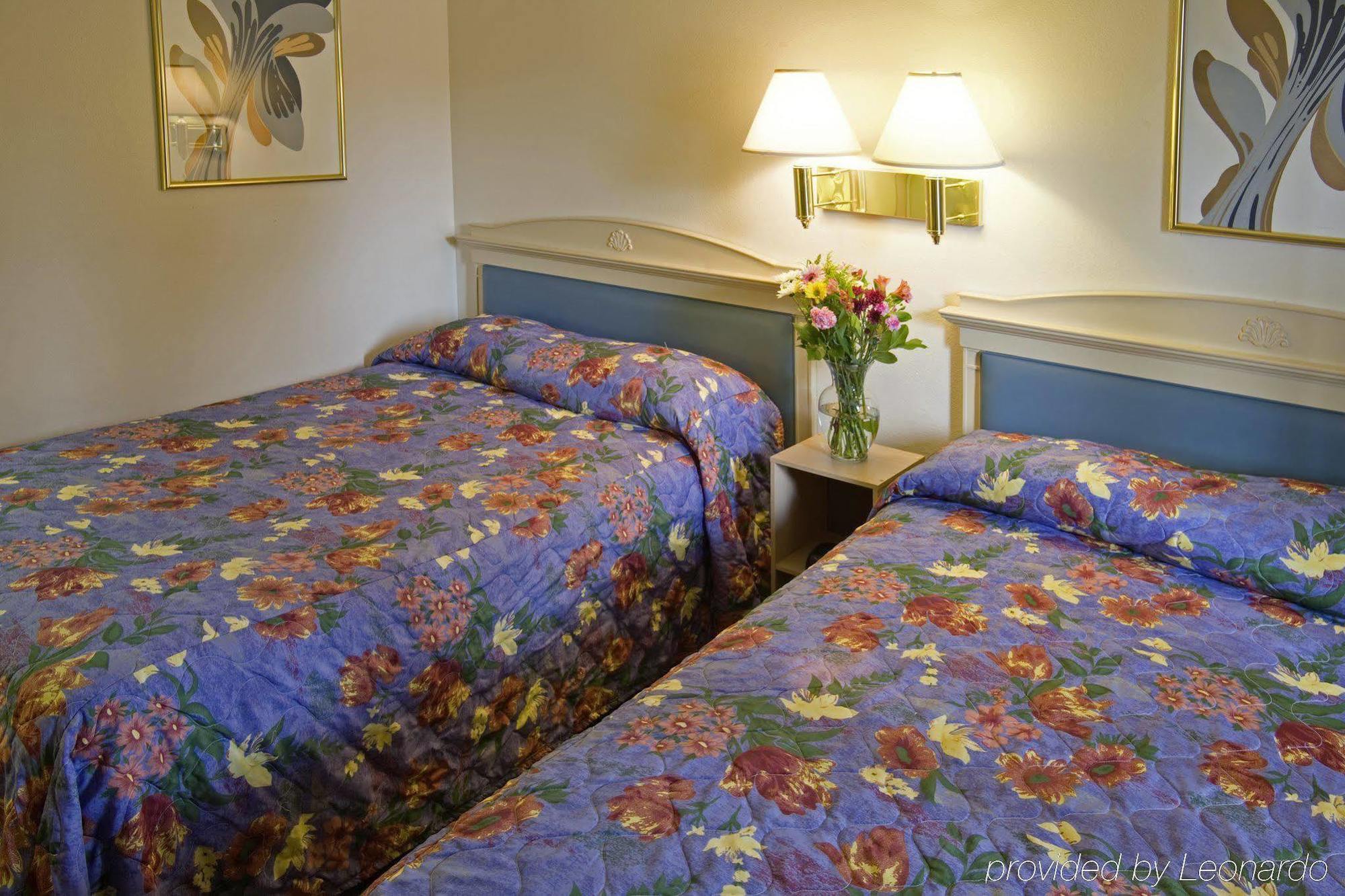 Americas Best Value Inn Таузанд-Окс Номер фото