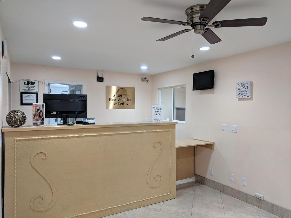 Americas Best Value Inn Таузанд-Окс Экстерьер фото