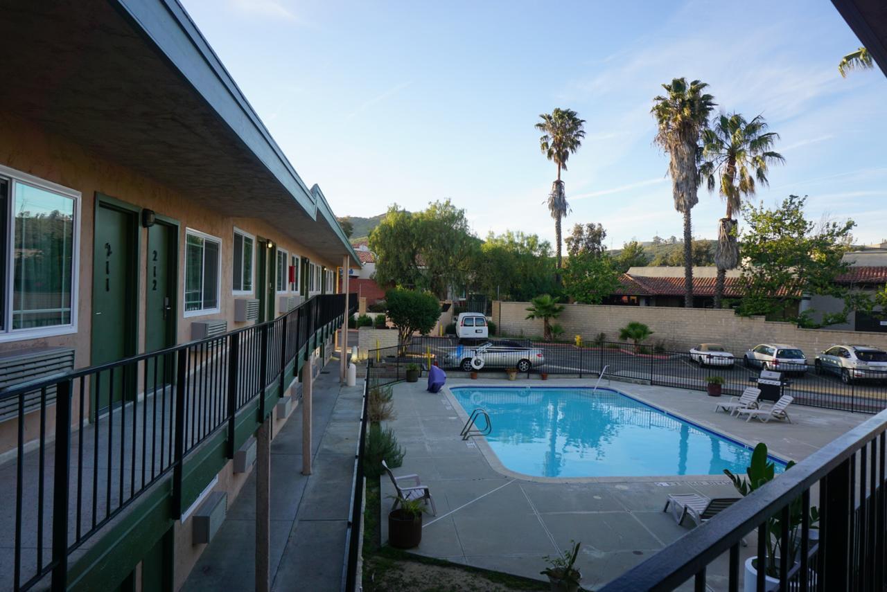Americas Best Value Inn Таузанд-Окс Экстерьер фото