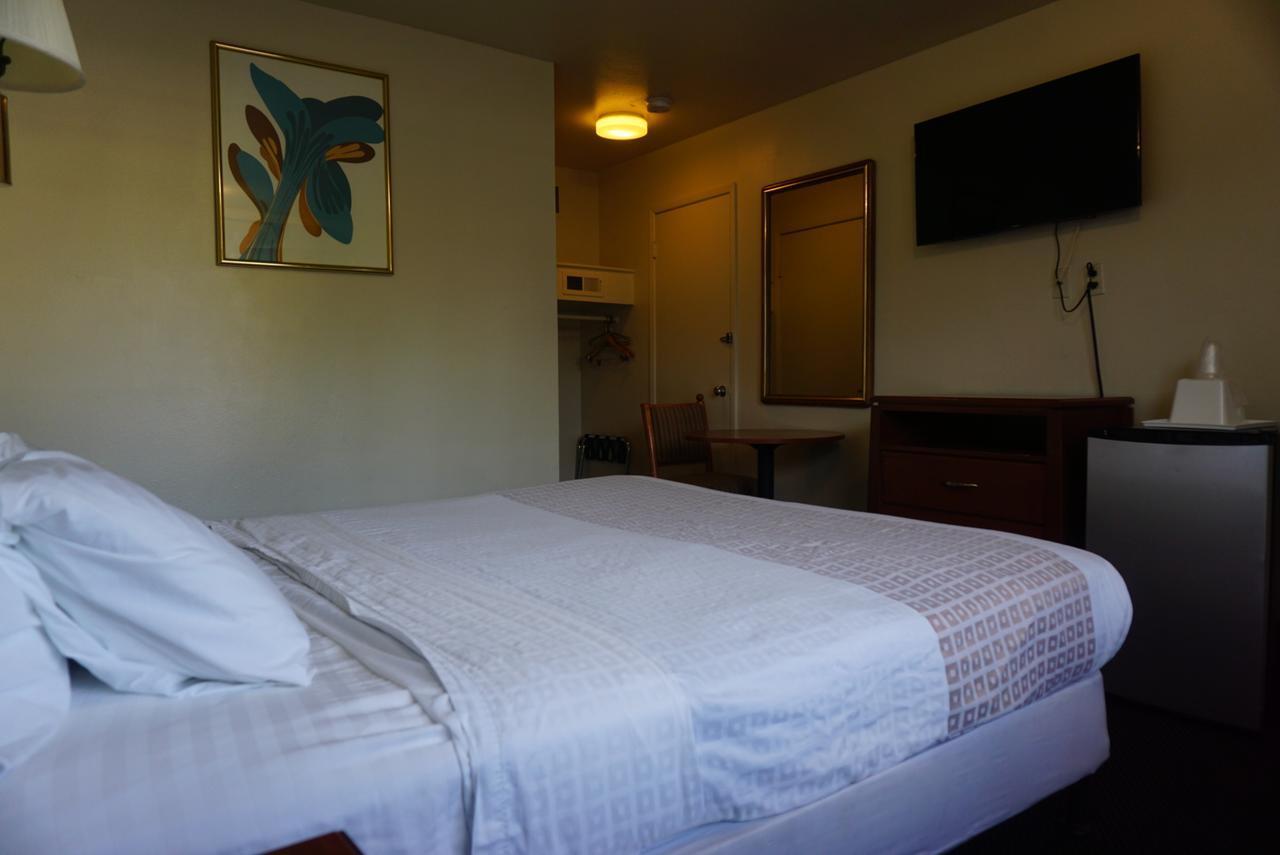 Americas Best Value Inn Таузанд-Окс Экстерьер фото
