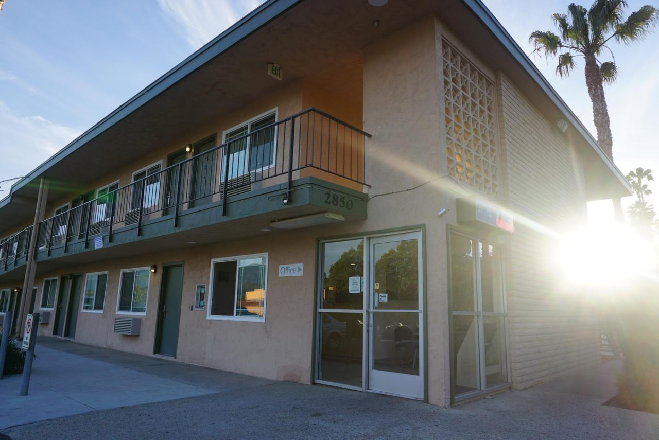 Americas Best Value Inn Таузанд-Окс Экстерьер фото