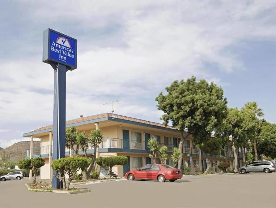 Americas Best Value Inn Таузанд-Окс Экстерьер фото