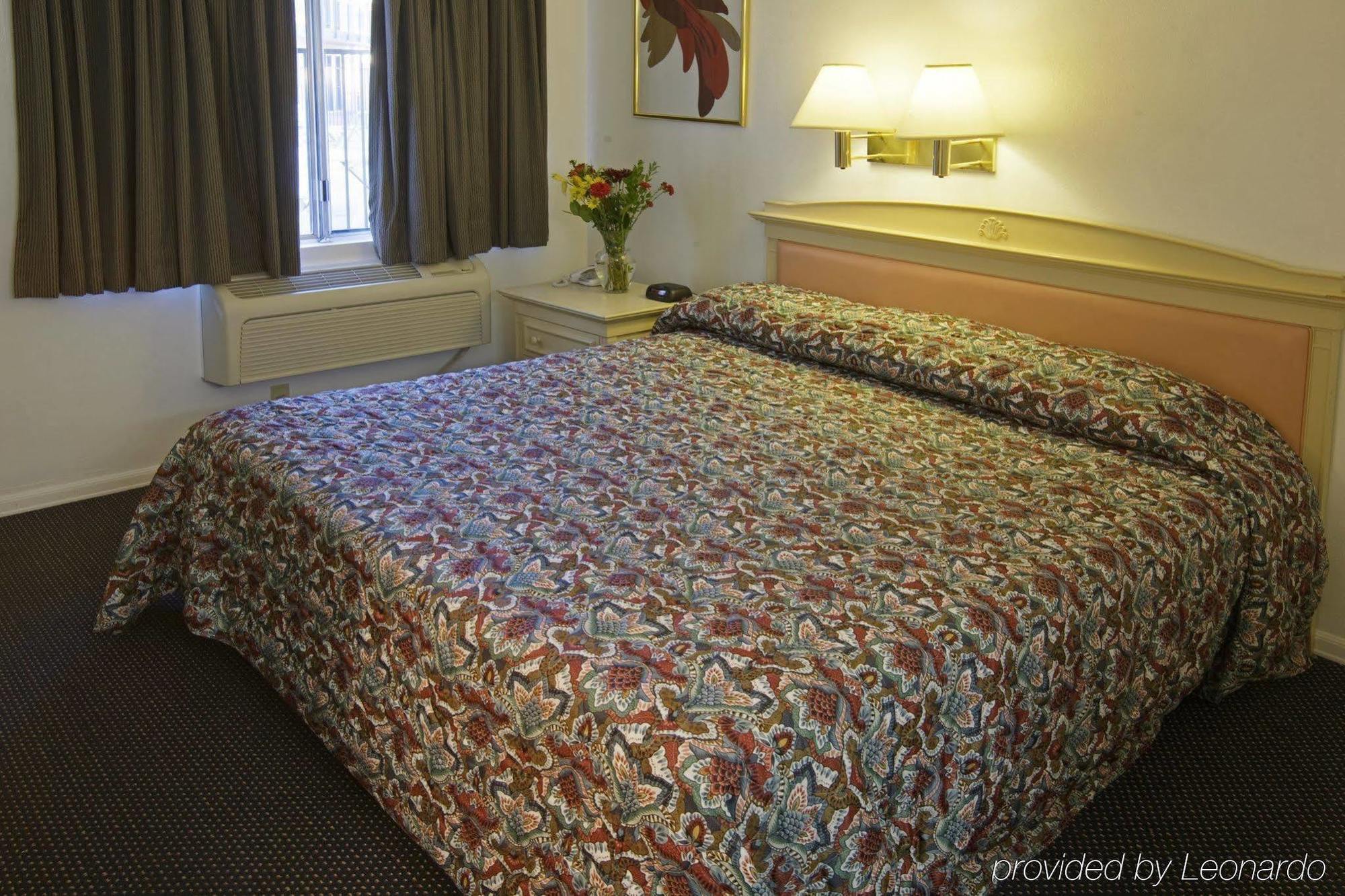 Americas Best Value Inn Таузанд-Окс Номер фото