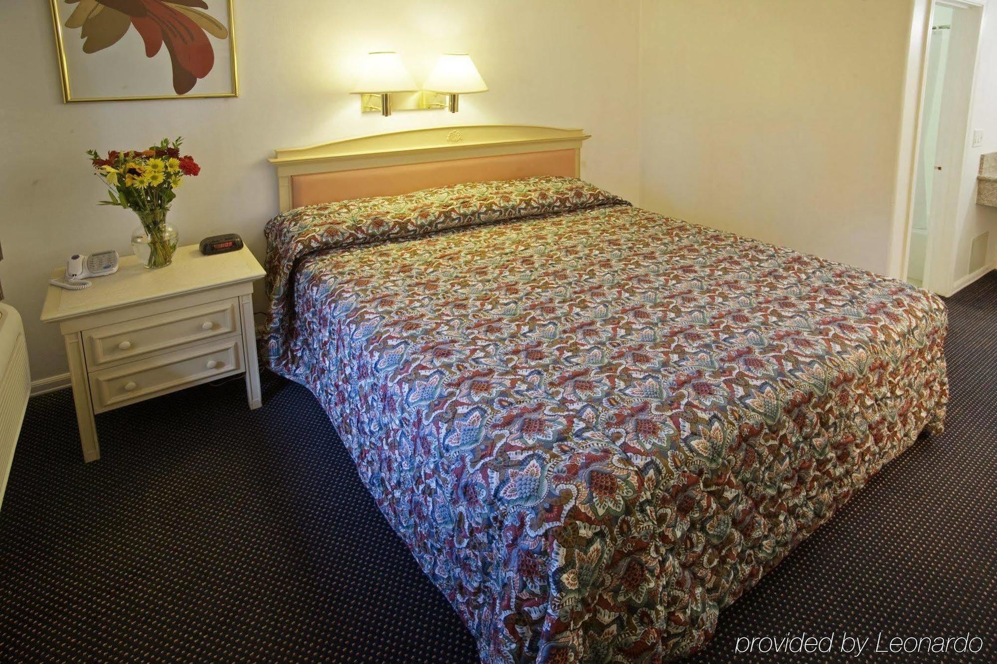 Americas Best Value Inn Таузанд-Окс Номер фото