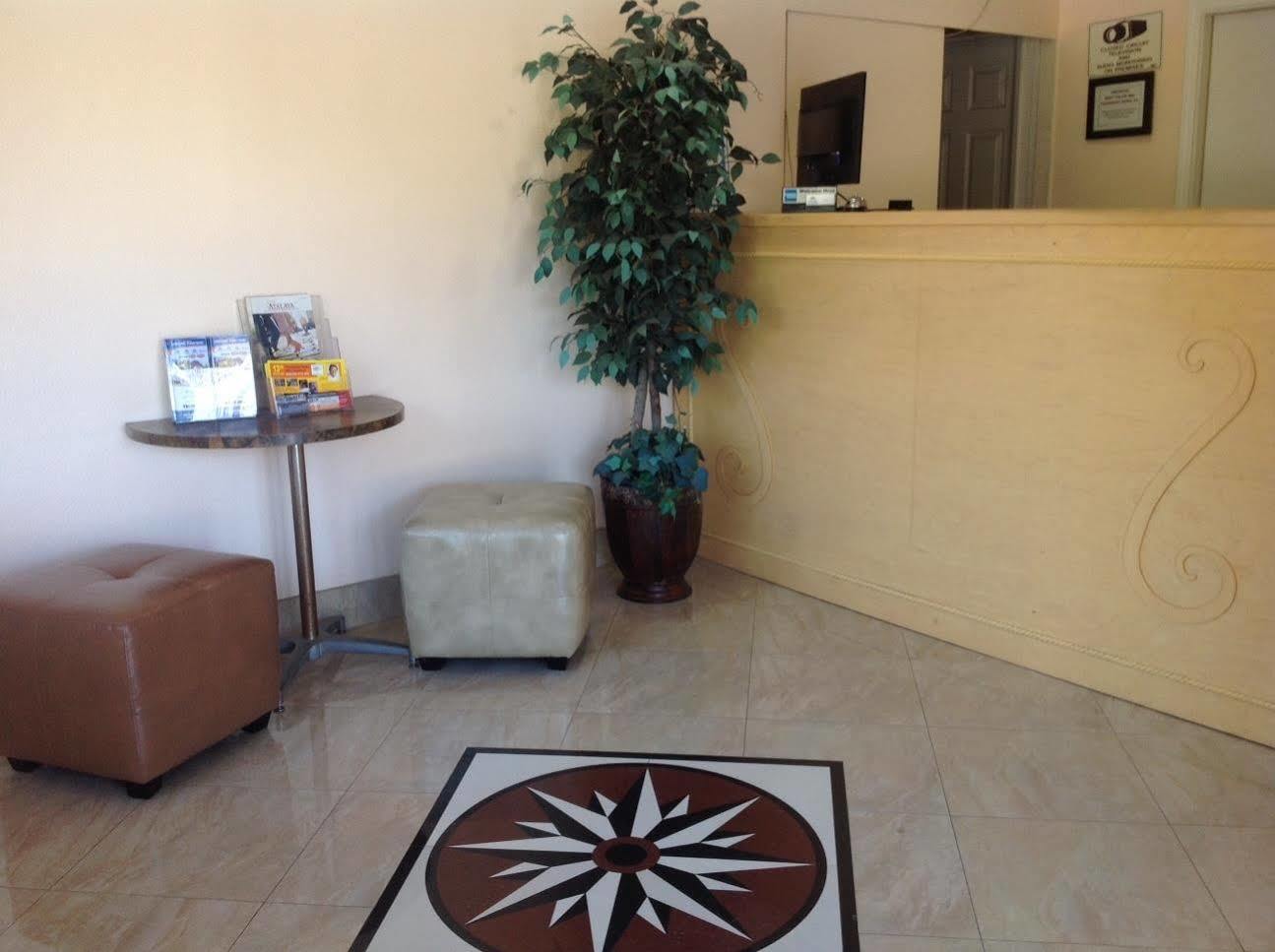 Americas Best Value Inn Таузанд-Окс Экстерьер фото