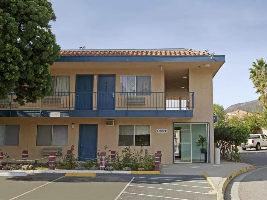 Americas Best Value Inn Таузанд-Окс Экстерьер фото